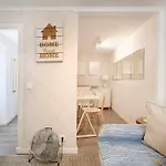 Casa Com Alma Portuguesa @ Alfama Апартаменты *